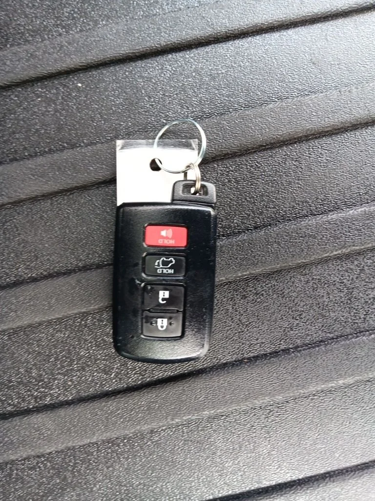 Used 2019 Midnight Black Metallic Toyota XLE image 36
