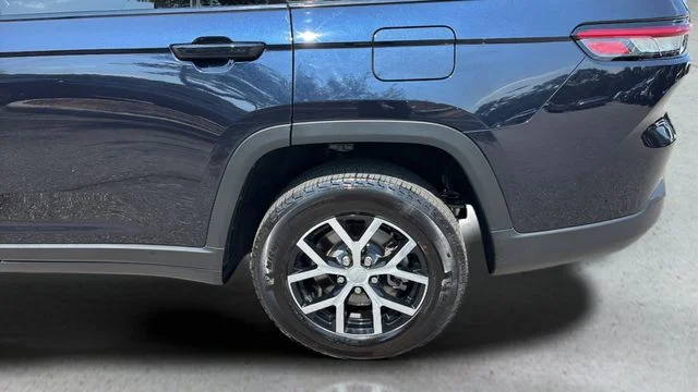Used 2024 Black Jeep Limited image 37