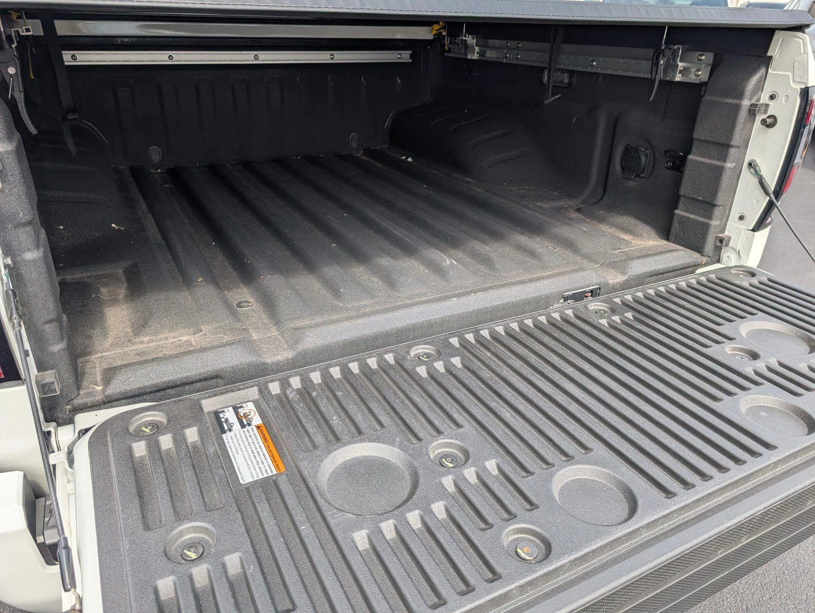 Used 2026 Glacier White Nissan PRO-X image 36