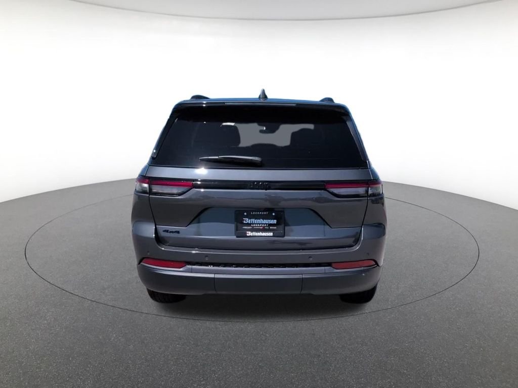 New 2026 Baltic Gray Metallic Clear-Coat Exterior Paint Jeep Altitude image 9