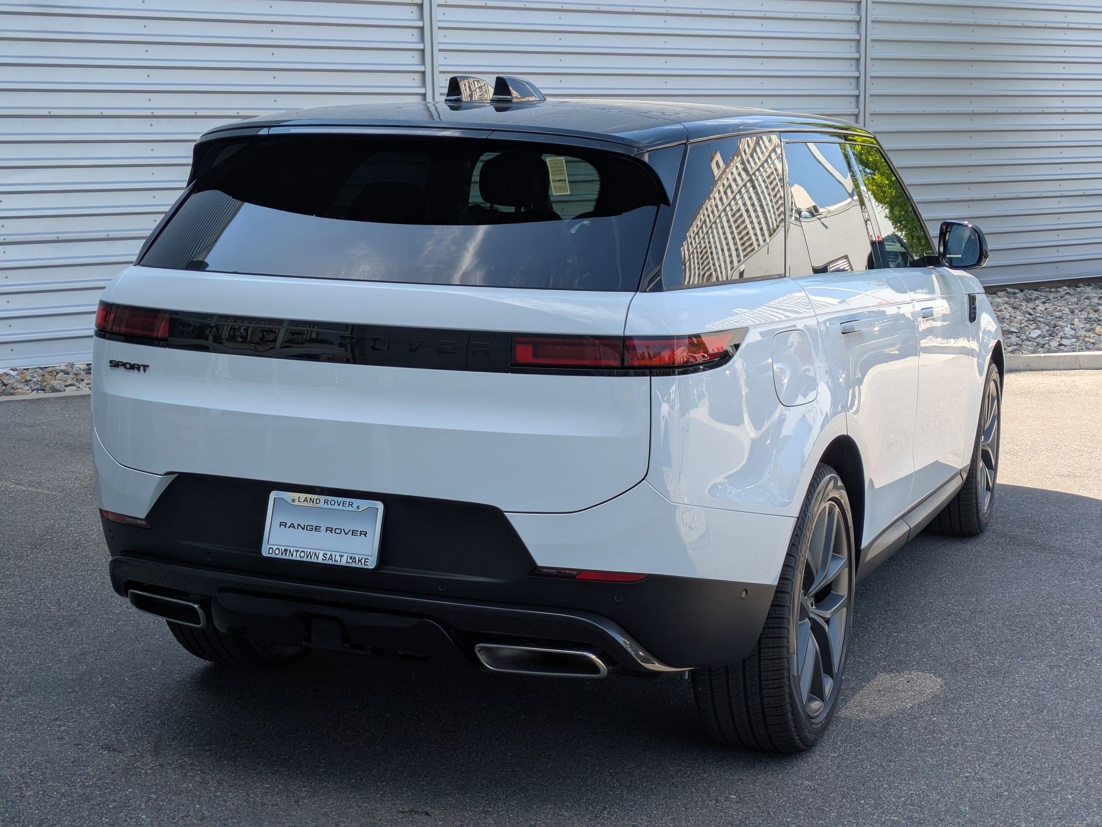 New 2026 Fuji White Land Rover P360 SE image 5