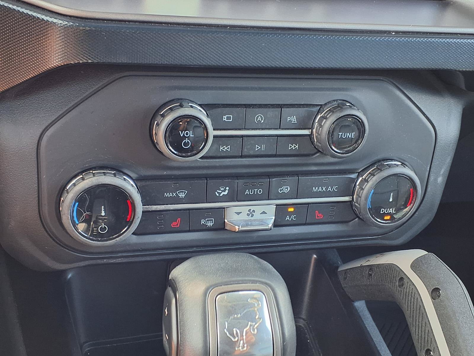 Used 2022 White Ford  image 17