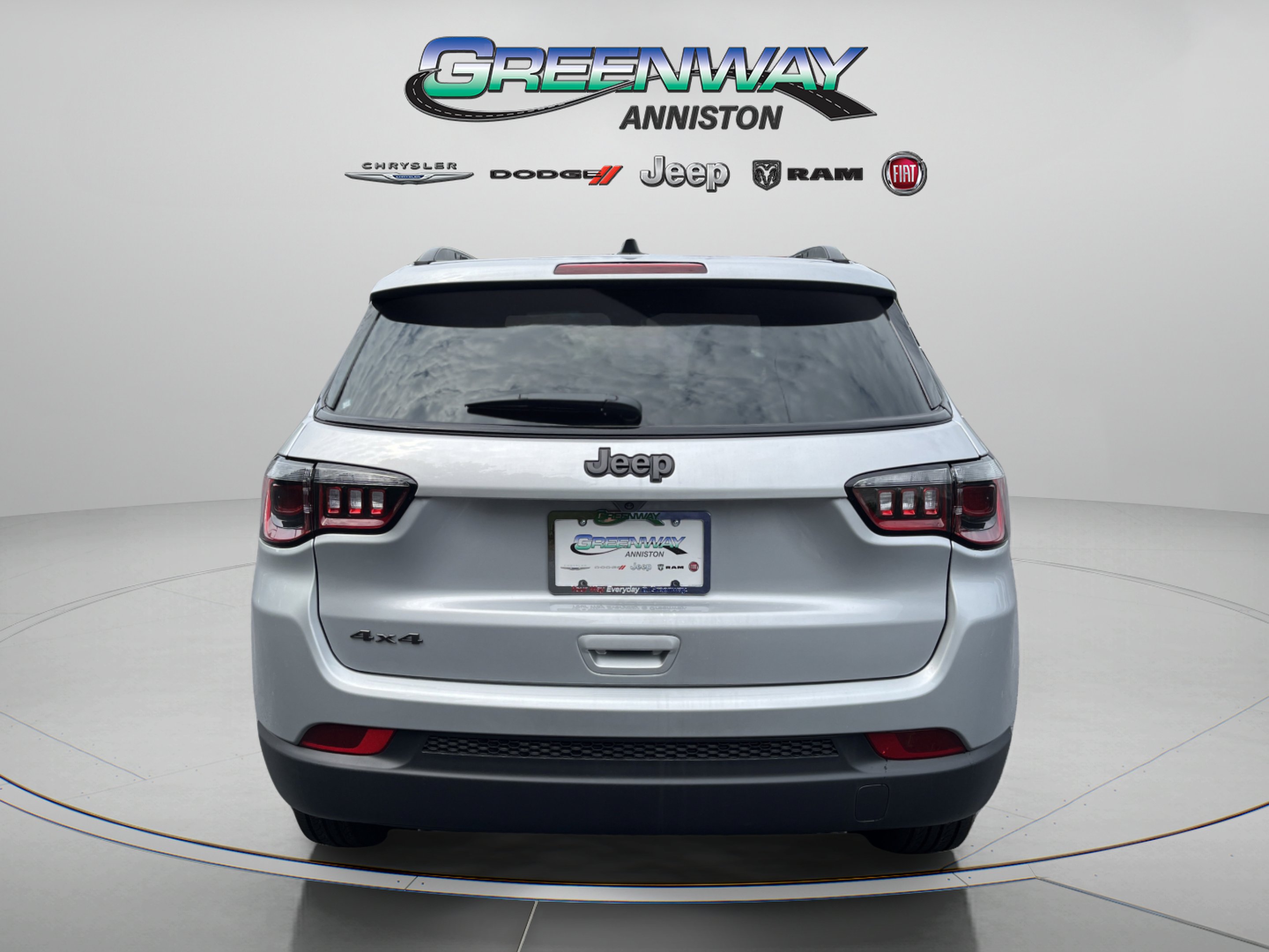 New 2026 Silver Zynith Metallic Clearcoat Jeep Latitude Altitude image 6