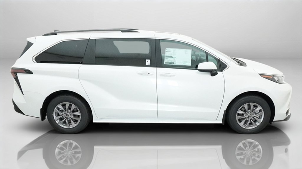 New 2026 Wind Chill Pearl Toyota XLE image 35