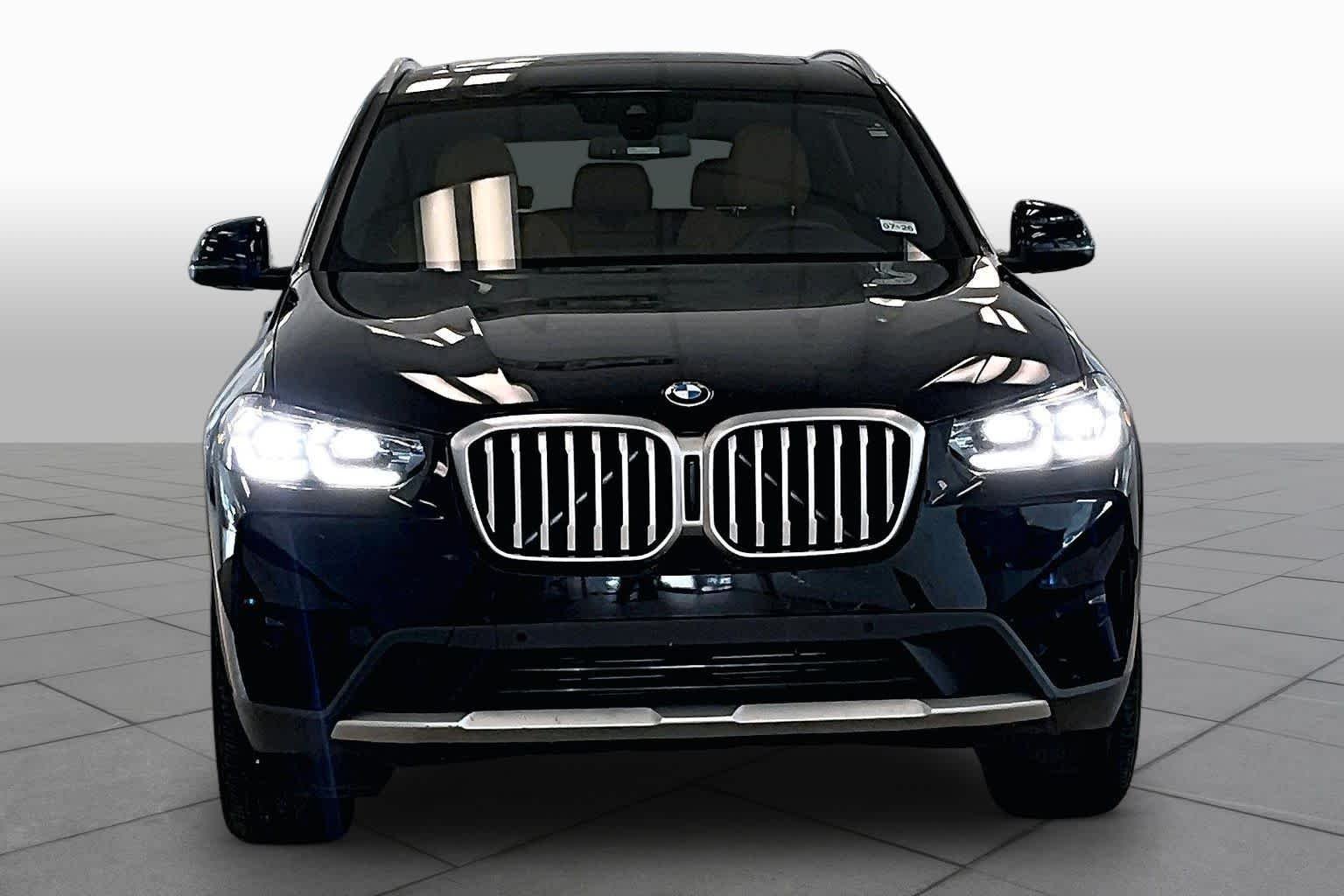 Used 2024 Jet Black BMW sDrive30i image 3