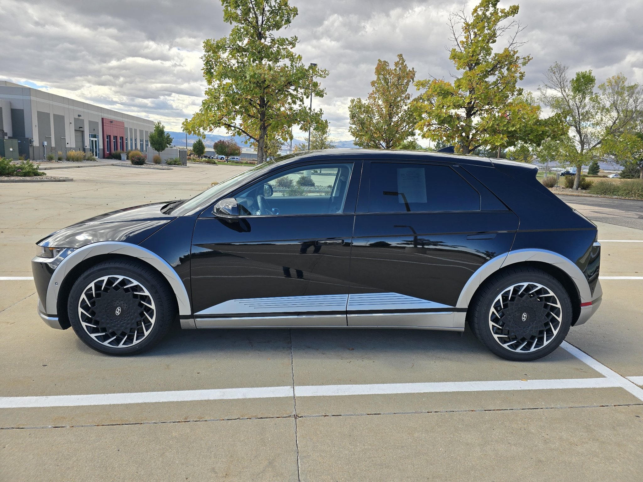 Certified Used 2024 Abyss Black Hyundai Limited image 2