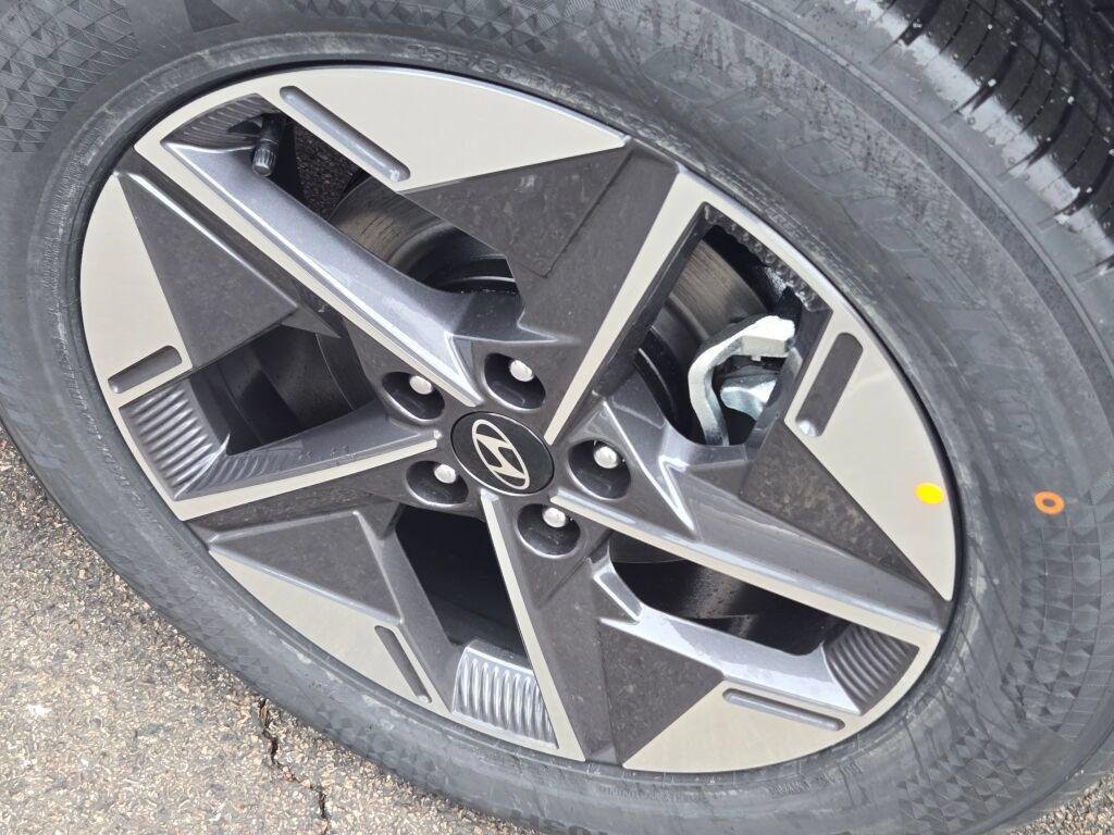 New 2026 White Hyundai SEL AWD image 18