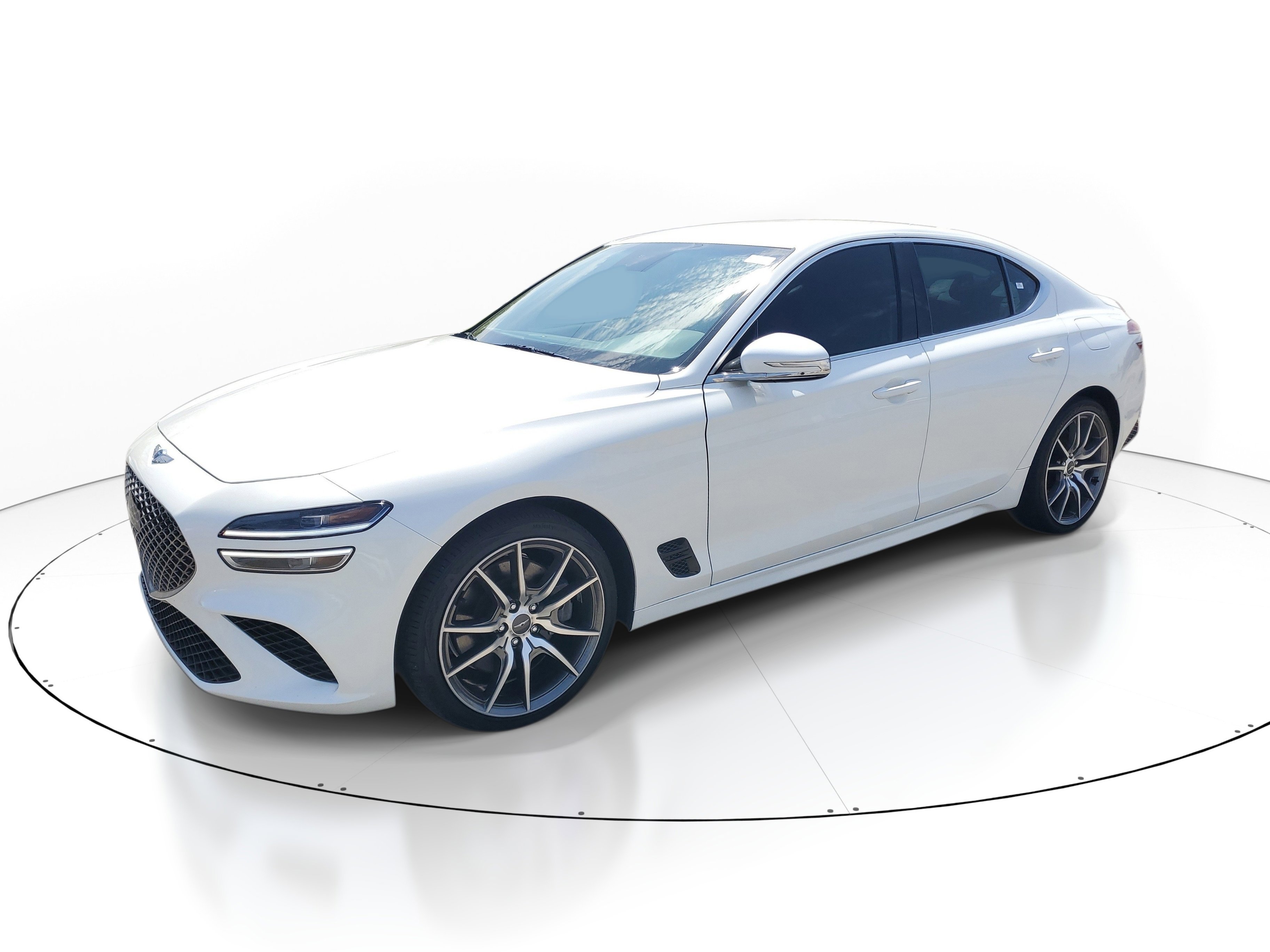 Used 2022 Uyuni White Genesis 3.3T image 2