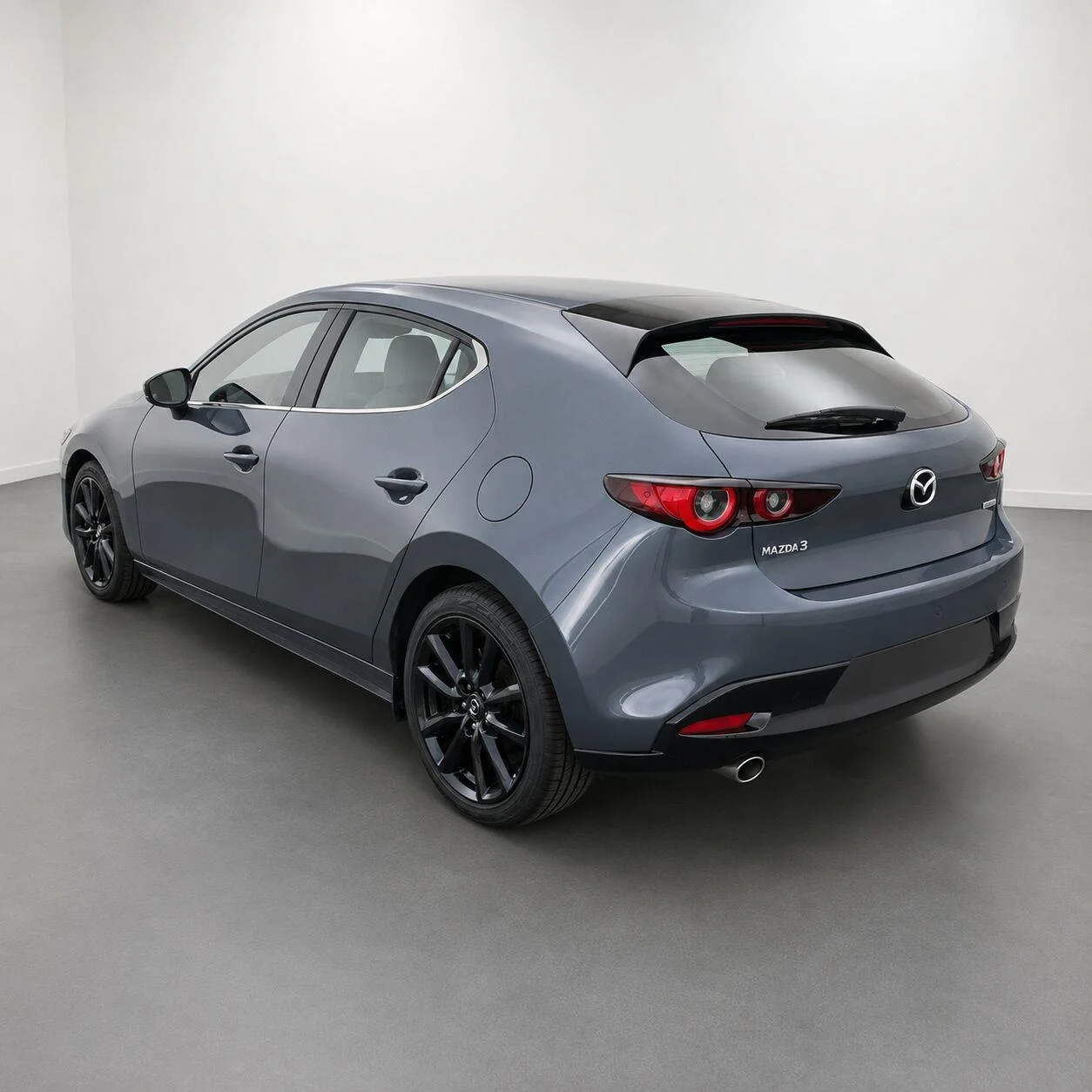 Used 2022 Polymetal Gray Metallic Mazda Carbon Edition image 3