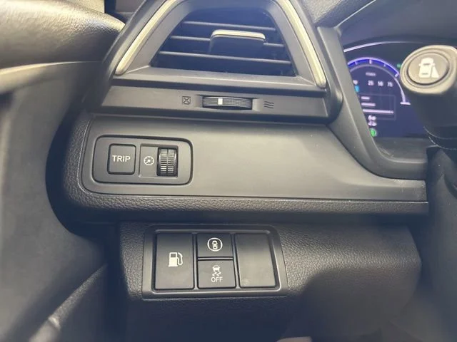 Used 2019 White Honda Touring image 6