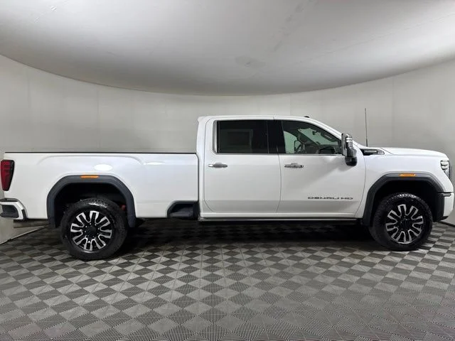 Used 2025 White Frost GMC Denali Ultimate image 2