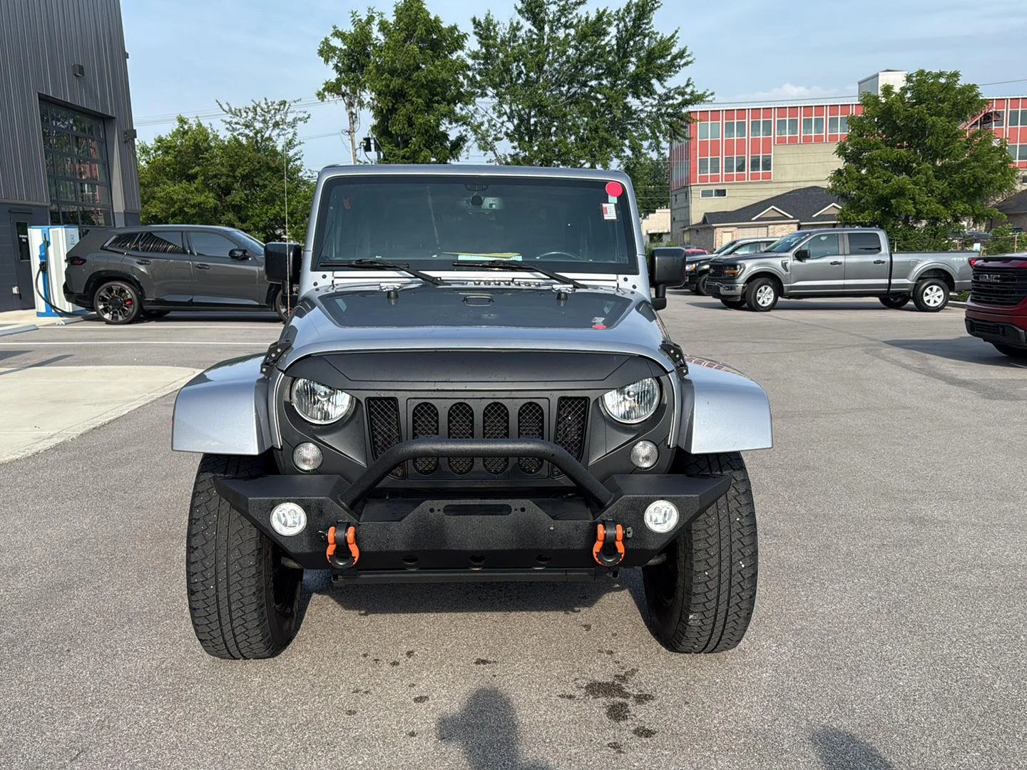 Used 2016 Billet Silver Metallic Clearcoat Jeep Sahara image 8
