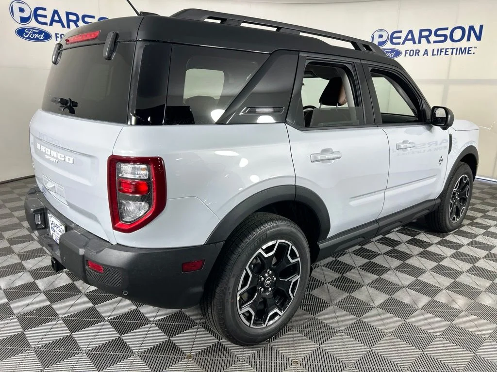 New 2026 White Ford Outer Banks image 5