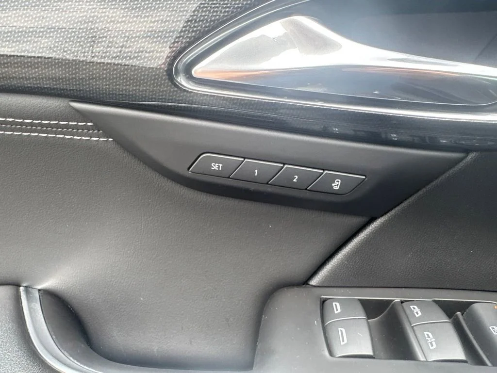 Used 2023 Ebony Twilight Metallic Buick Essence image 28