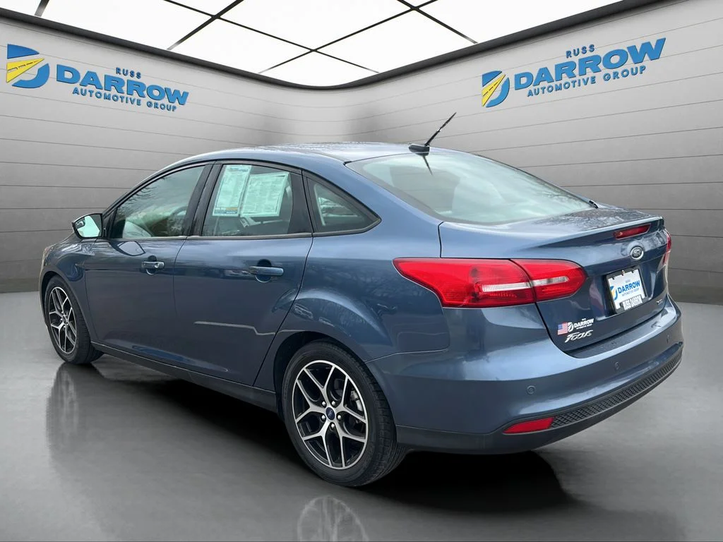 Used 2018 Blue Ford SEL image 3
