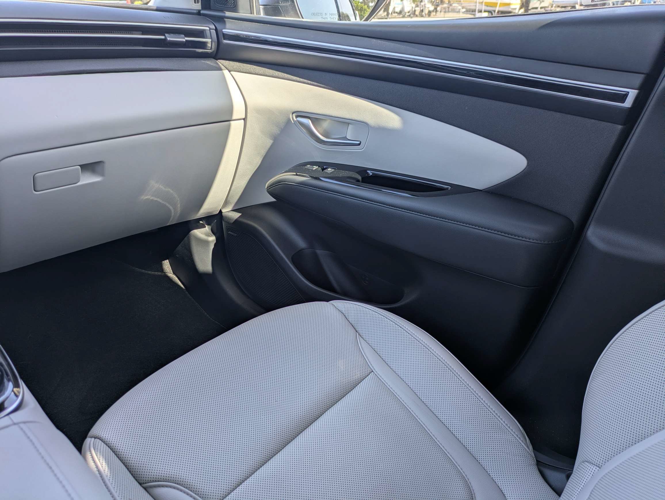 Used 2022 Quartz White Hyundai Limited image 18