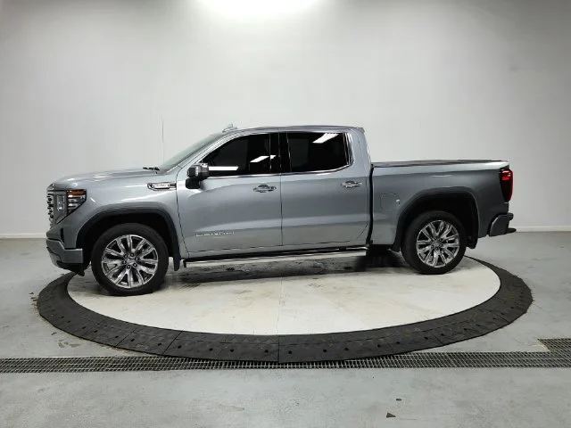 Used 2024 Silver GMC Denali image 5