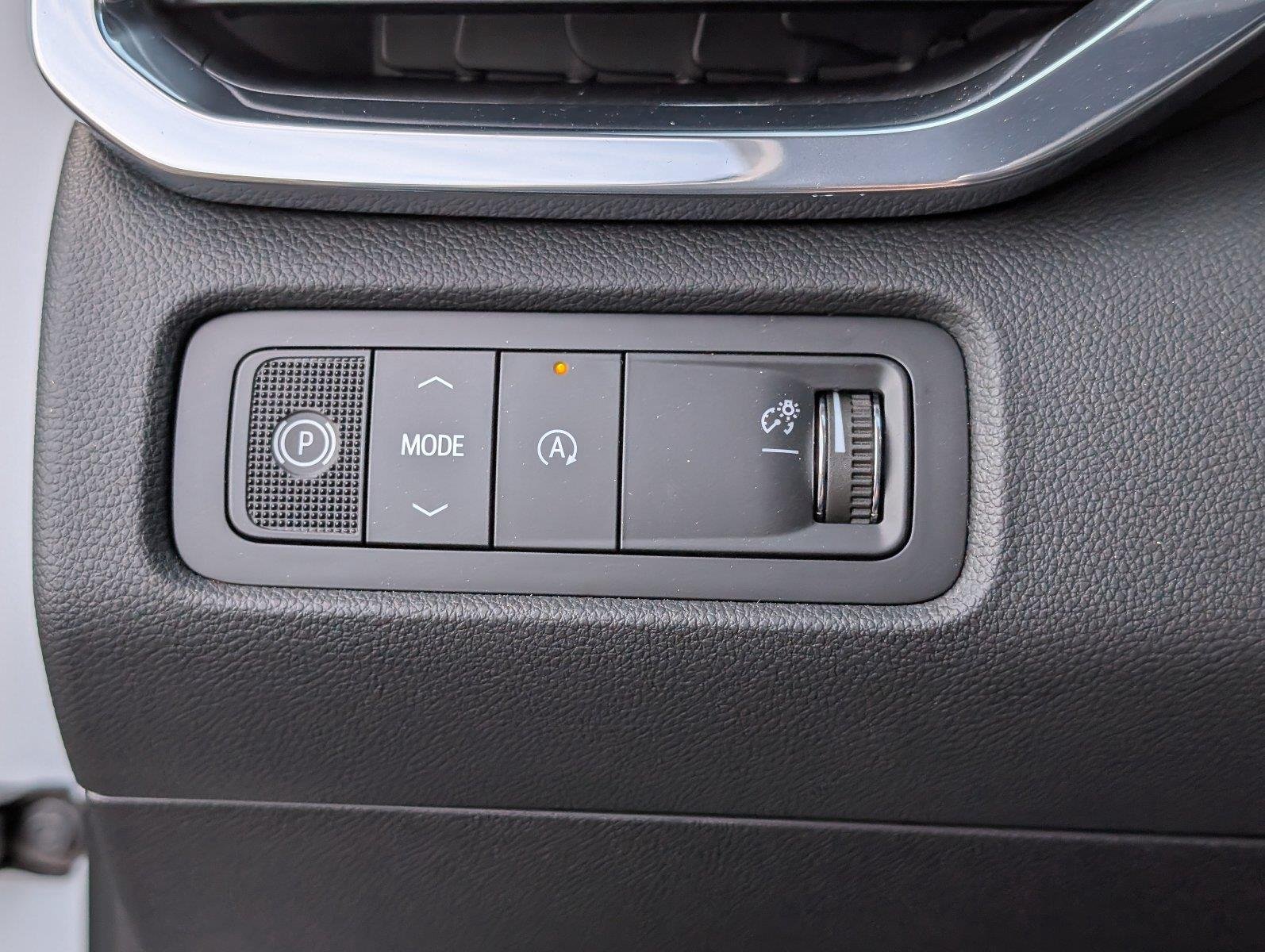 New 2027 Summit White GMC Elevation image 30