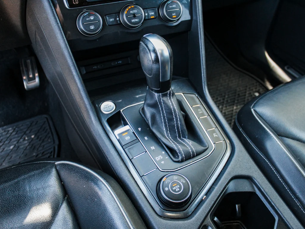 Used 2021 Platinum Gray Metallic Volkswagen SEL Premium R-Line image 22
