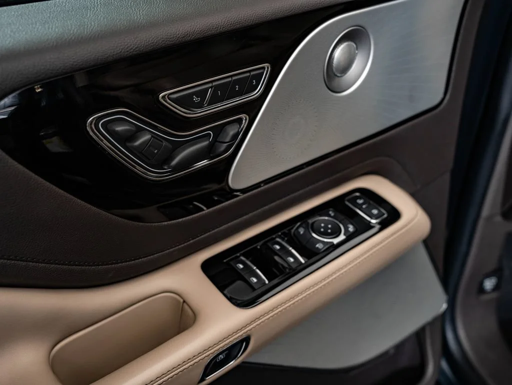 Used 2021 Flight Blue Lincoln Reserve image 28