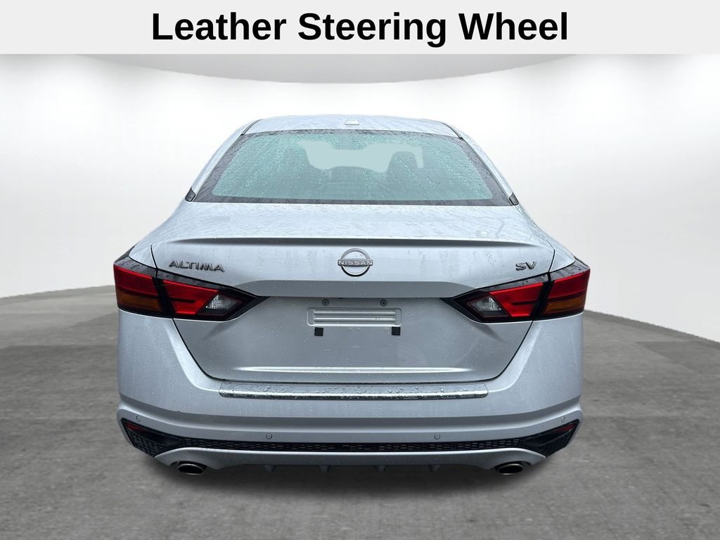 Used 2023 Silver Nissan 2.5 SV image 7
