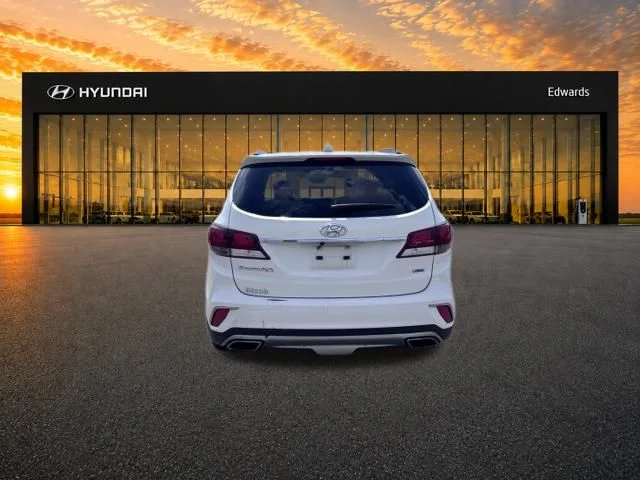 Used 2018 White Hyundai SE image 7