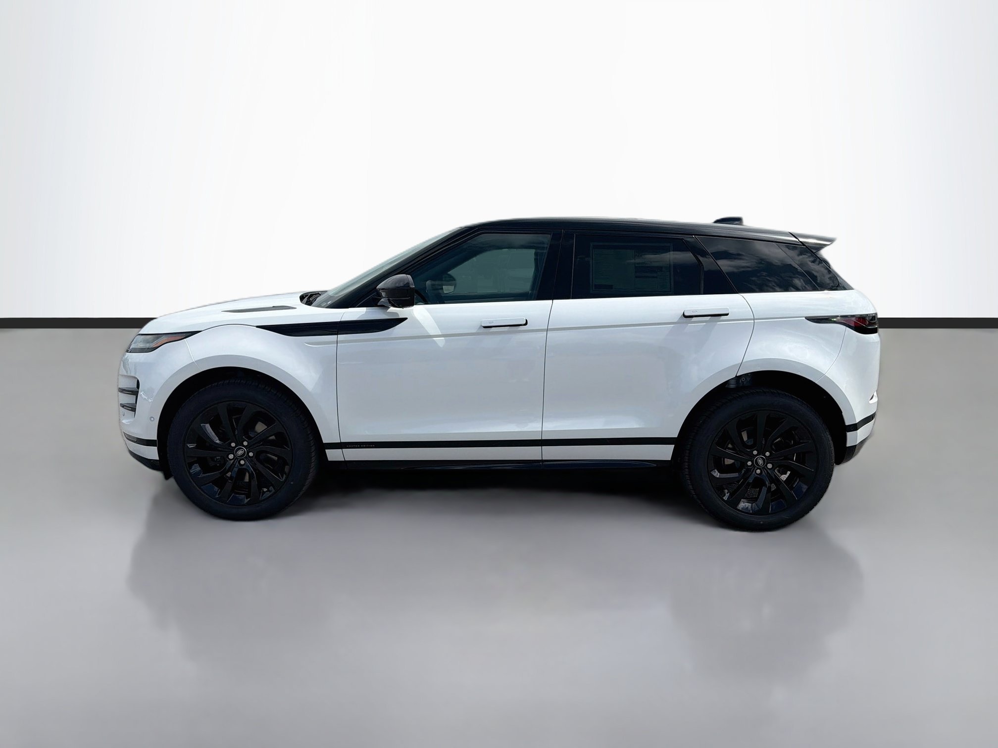 New 2026 Ostuni Pearl White Land Rover Hoxton Edition image 2