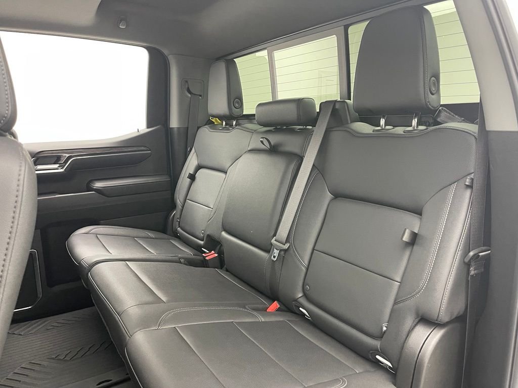 Used 2024 Summit White Chevrolet LTZ image 40