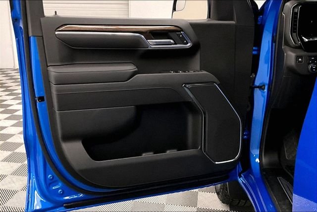Used 2025 Riptide Blue Metallic Chevrolet LT image 20