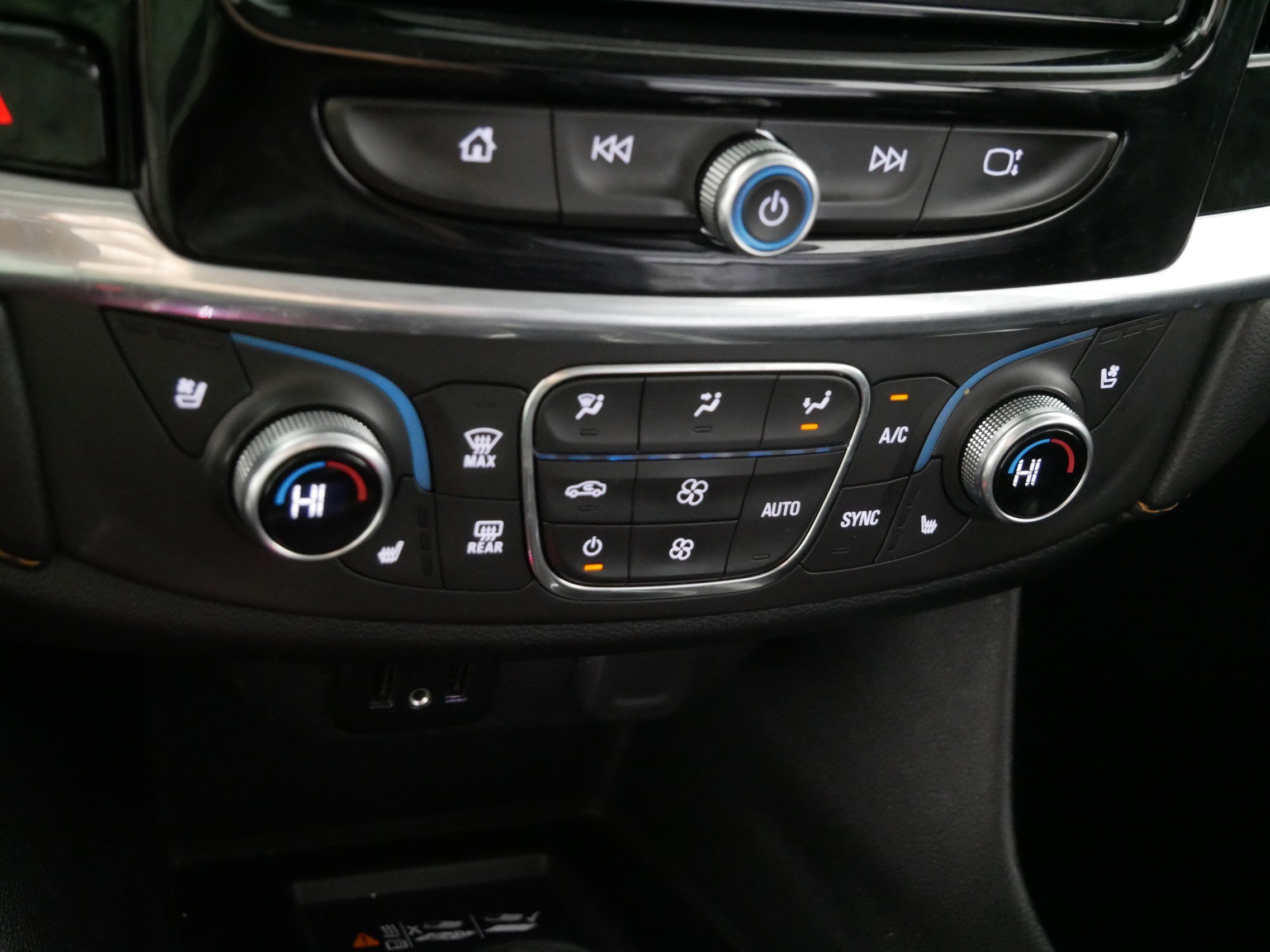 2019 Chevrolet Traverse Premier - Photo 23