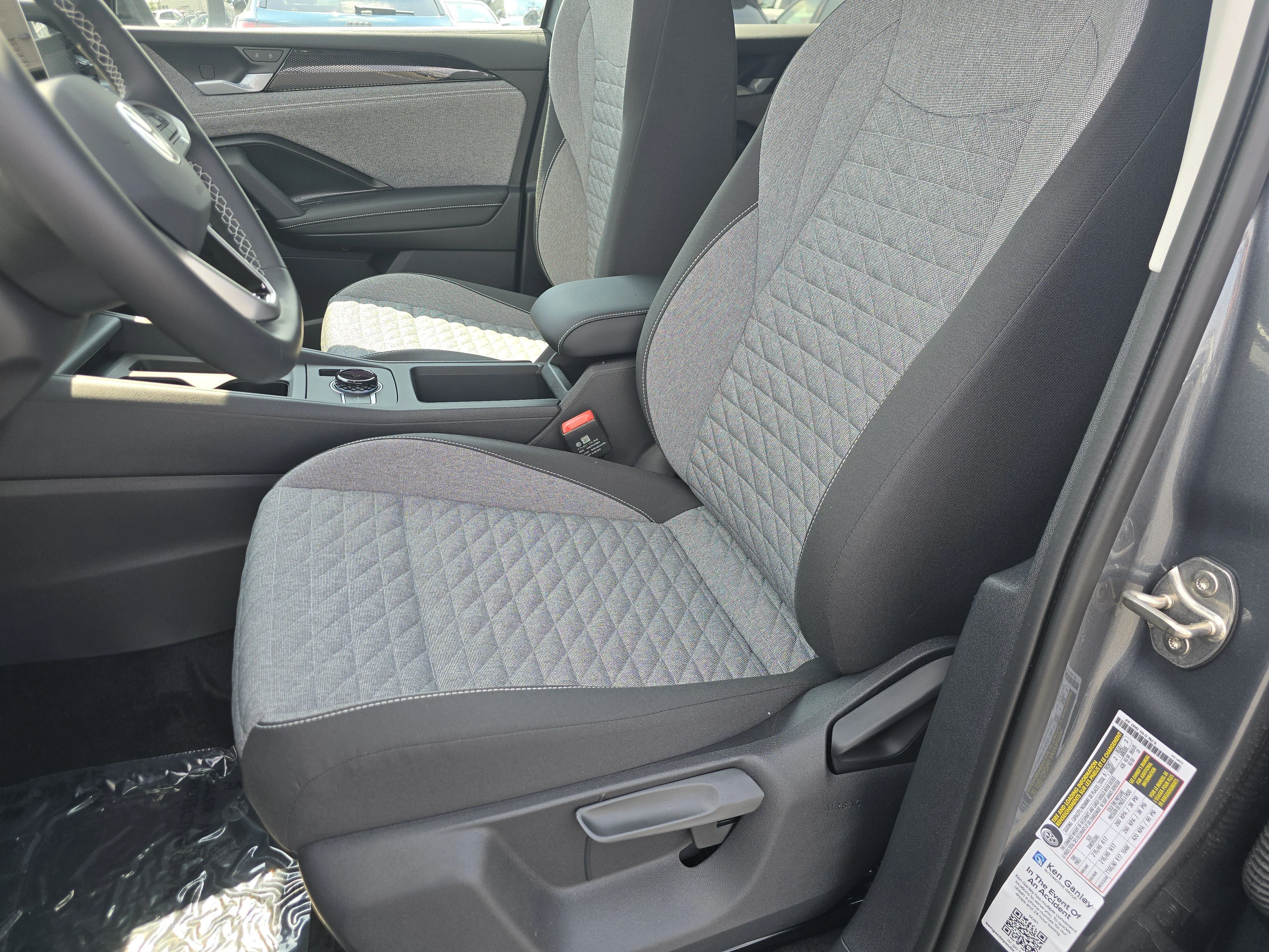 New 2026 Platinum Gray Metallic Volkswagen S image 18