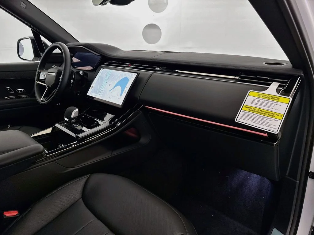 New 2026 Fuji White Land Rover Dynamic SE image 31