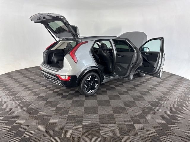 Used 2023 Gray Kia Wind image 15