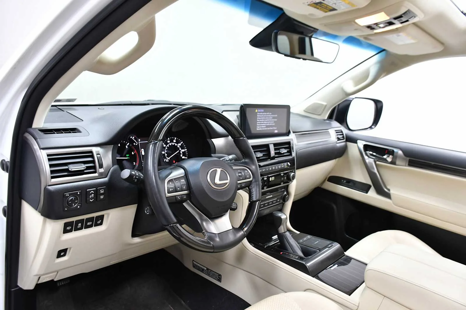 Used 2022 Starfire Pearl Lexus Luxury image 17