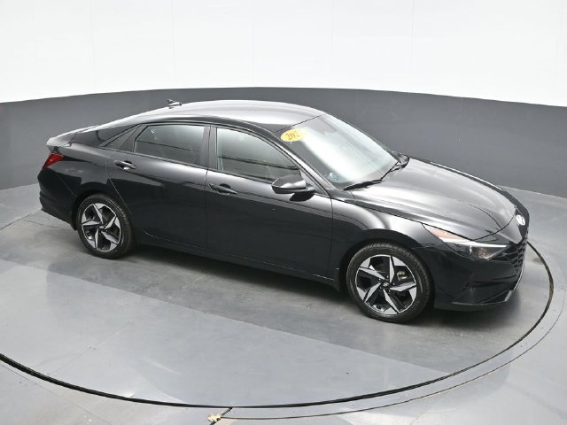 Used 2023 Black Hyundai SEL image 15