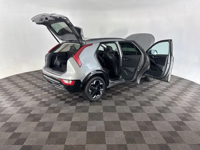 Used 2023 Gray Kia Wind image 15
