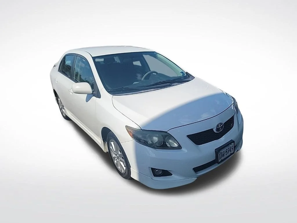 Used 2009 White Toyota NA image 1