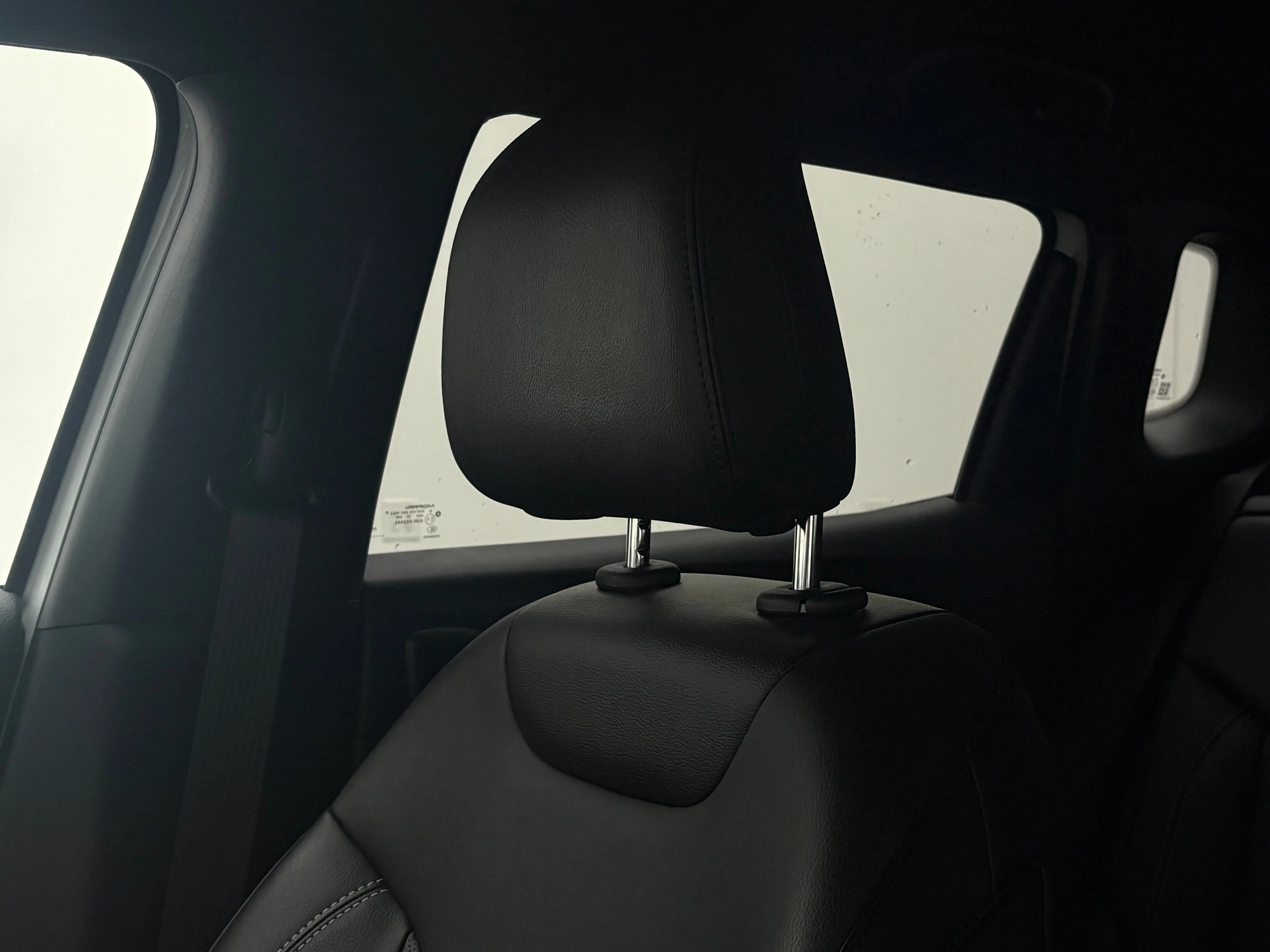Used 2023 White Jeep High Altitude image 39