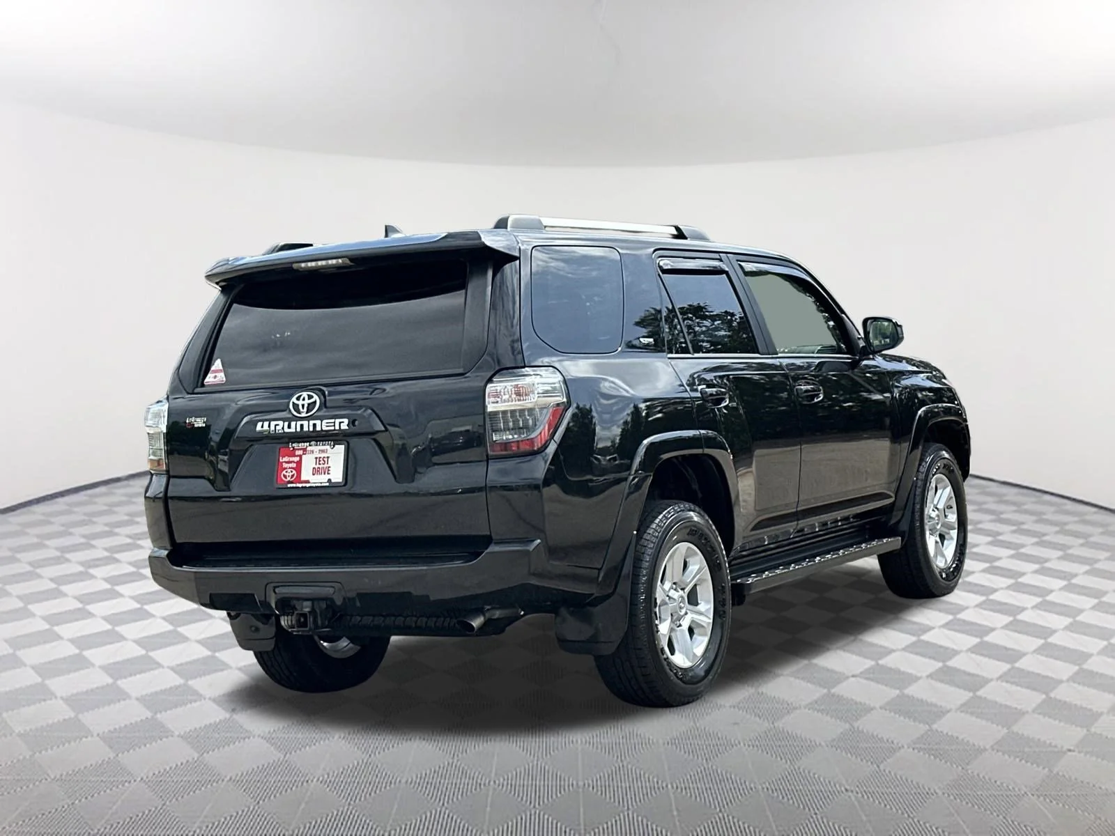 Used 2019 Midnight Black Metallic Toyota SR5 image 5