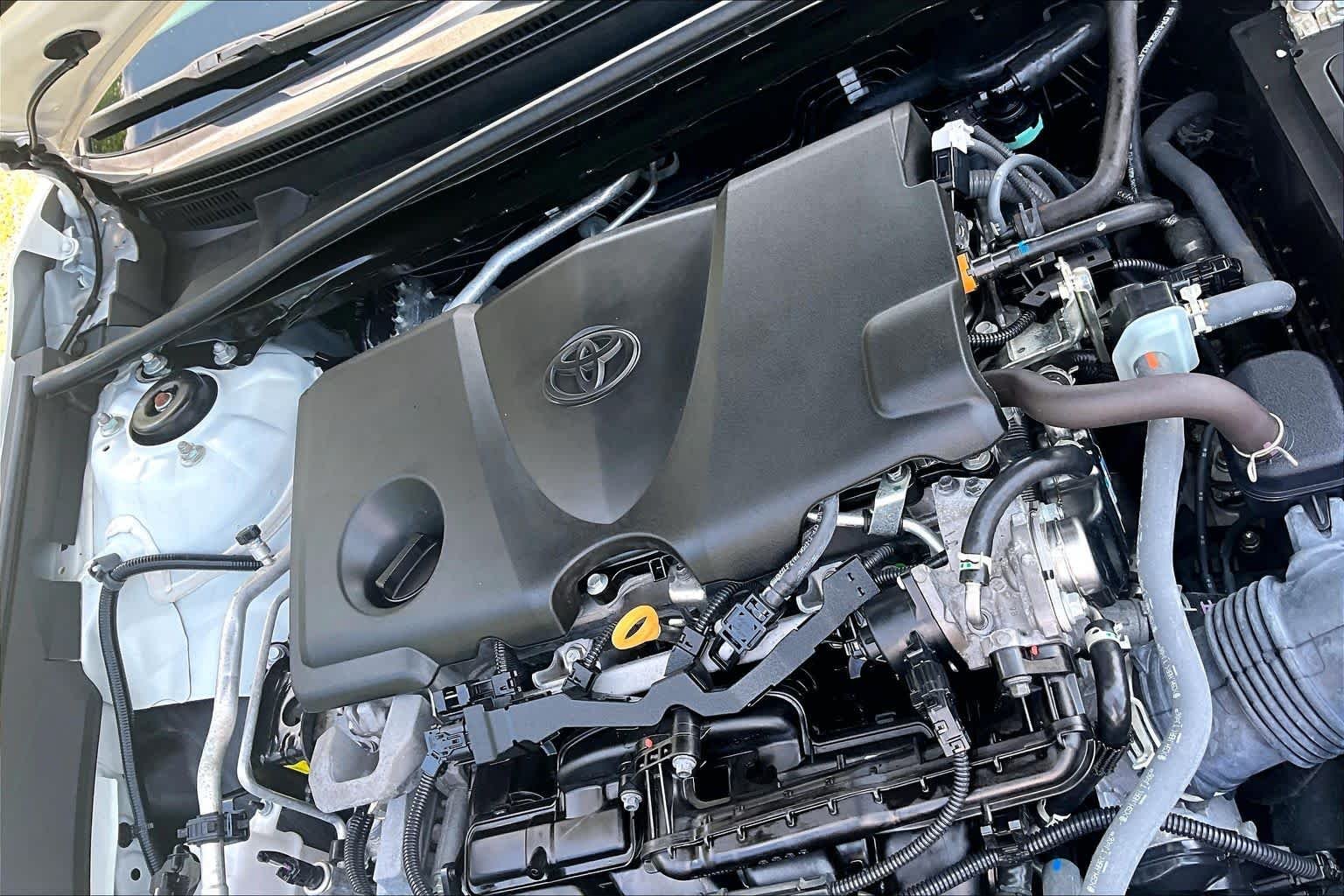Used 2024 Ice Cap Toyota SE image 33