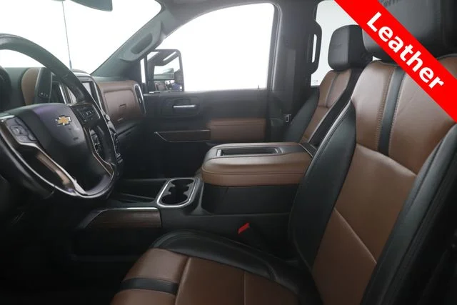 Used 2022 White Chevrolet High Country image 17