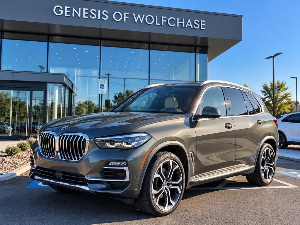 Used 2021 Green BMW sDrive40i image 1