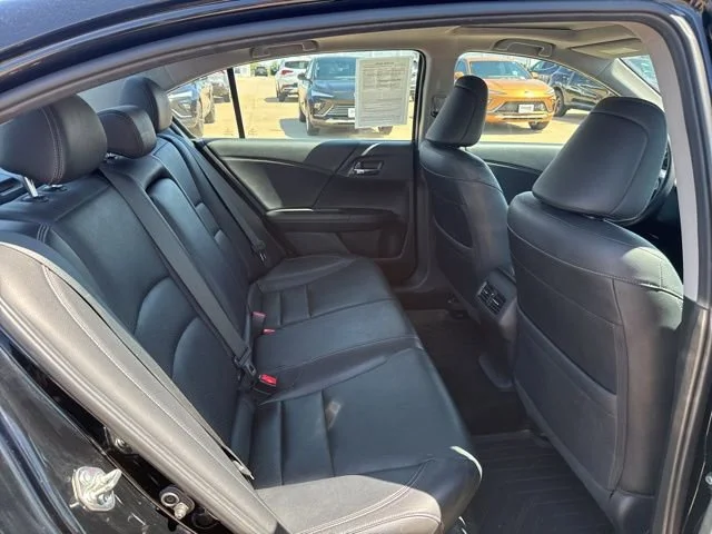 Used 2016 Black Honda EX-L image 43