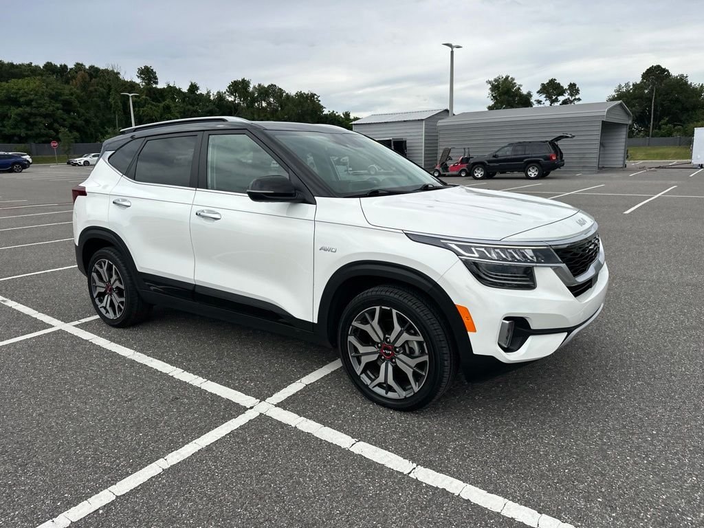 Used 2023 White Kia SX image 2