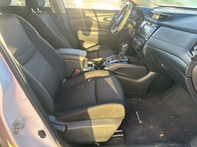 Used 2020 White Nissan SV image 24