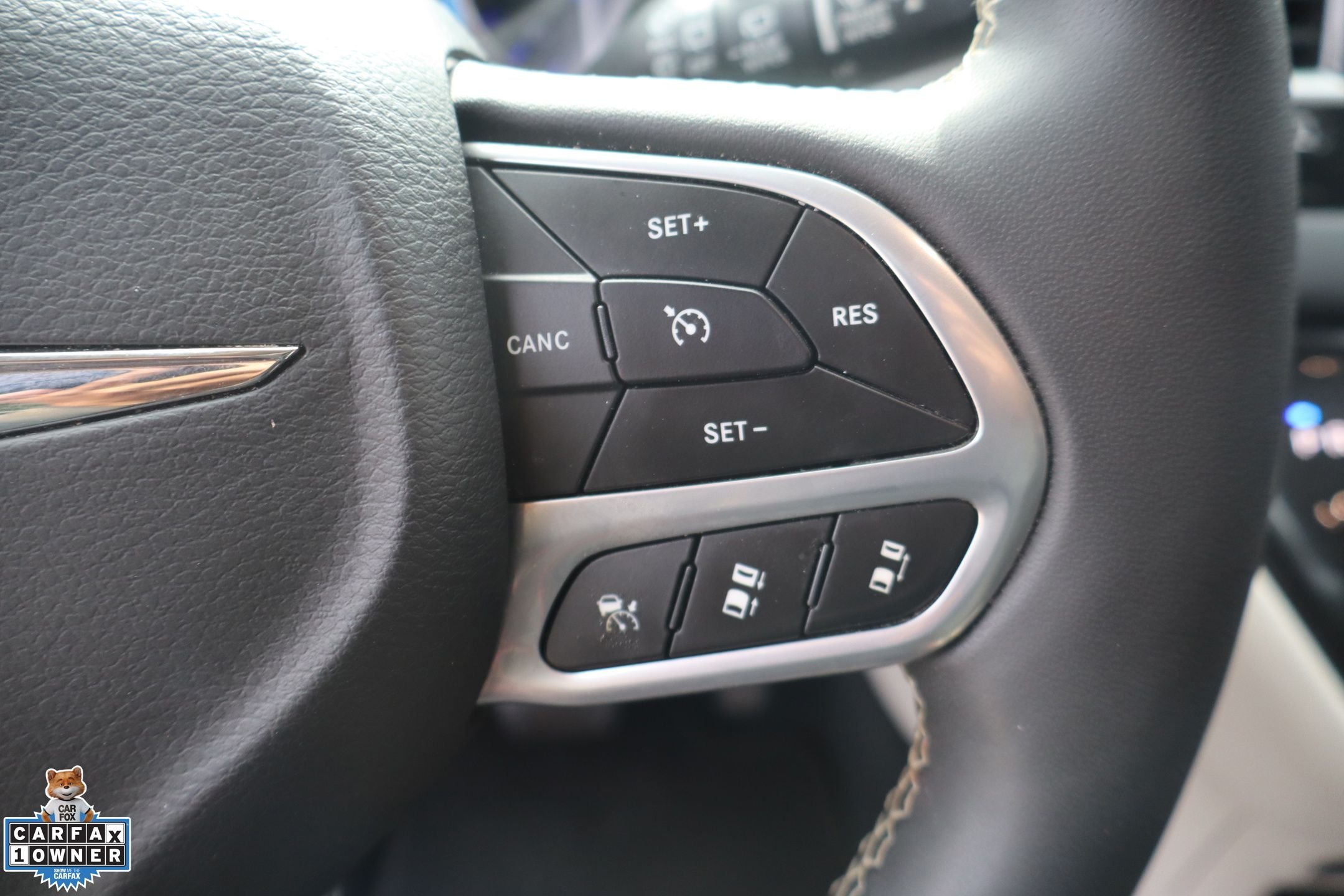 Used 2023 White Chrysler Touring L image 17