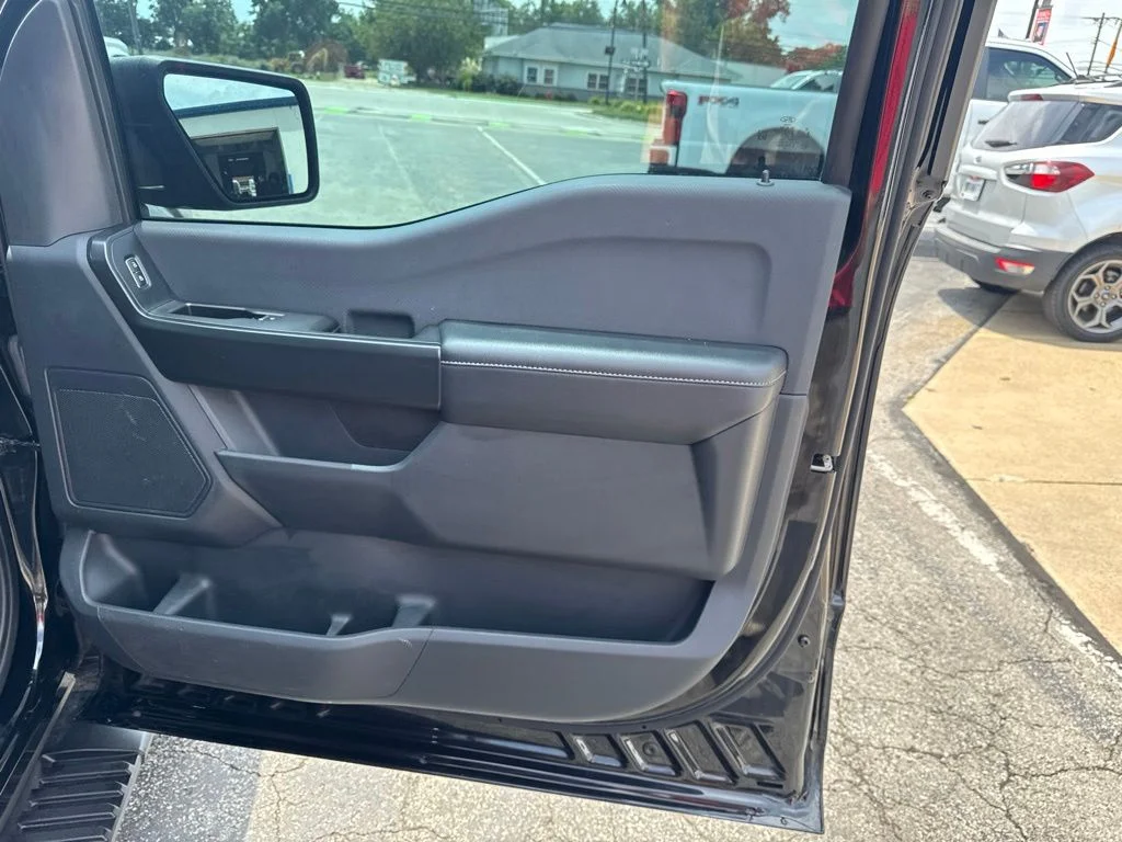 Used 2022 Black Metallic Ford XL image 32