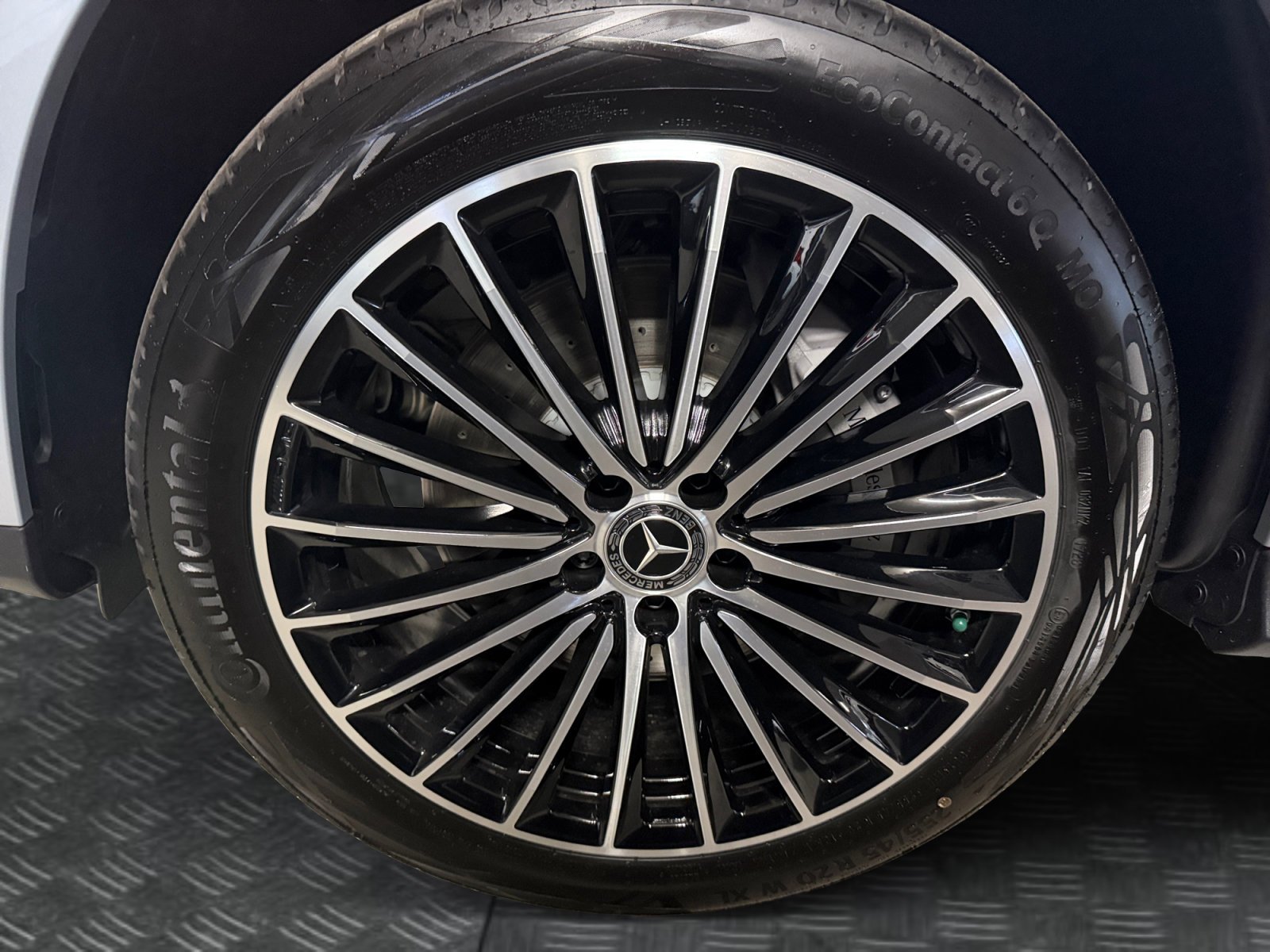 New 2027 Cirrus Silver Metallic Mercedes-Benz GLC 300 image 34