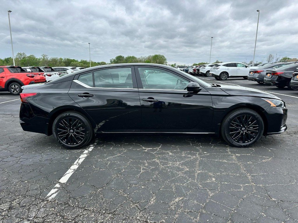 Used 2026 Black Nissan 2.5 SV image 2