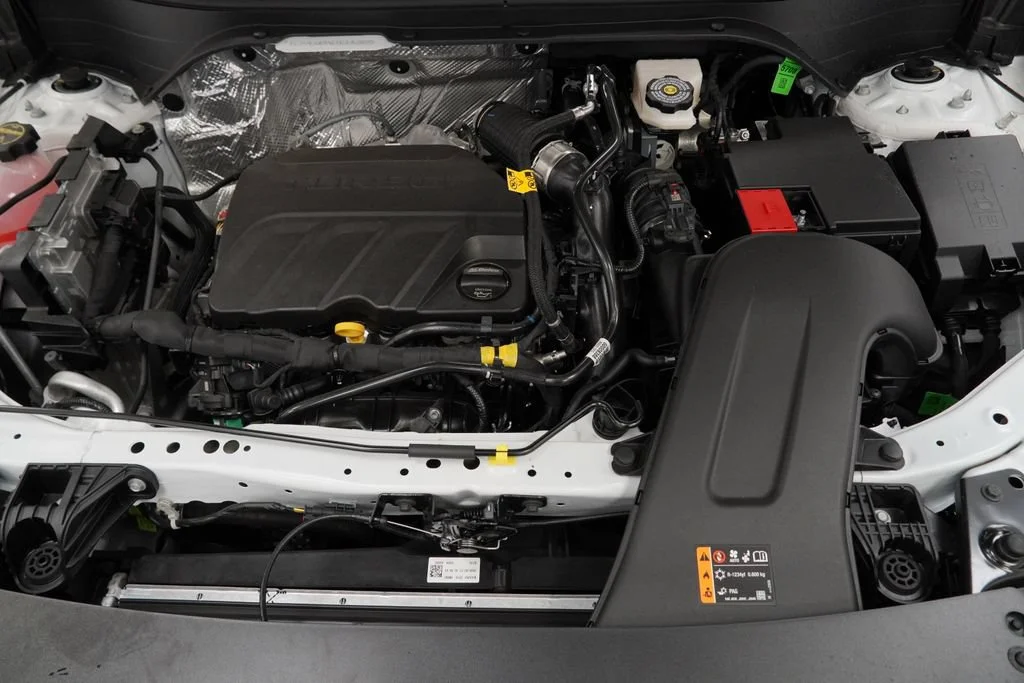 New 2026 Summit White Chevrolet LT image 39